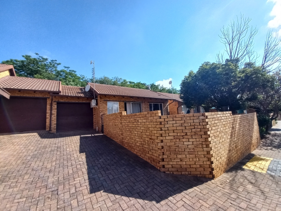 To Let 2 Bedroom Property for Rent in Safari Gardens North West